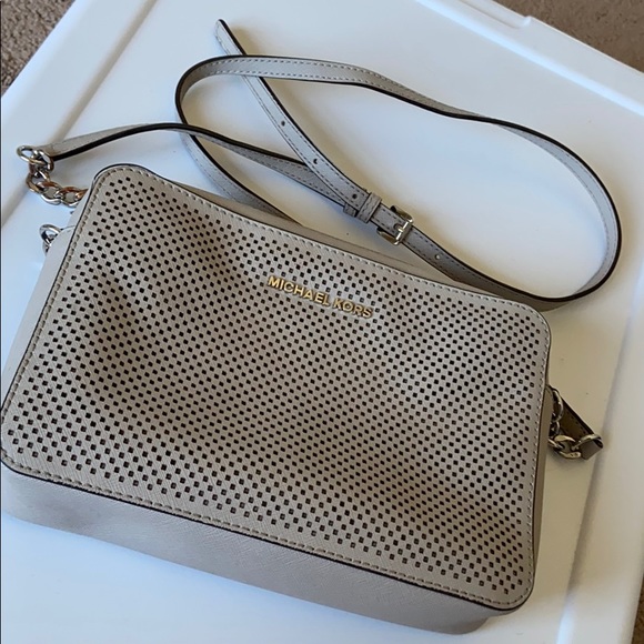 Michael Kors Handbags - Michael Kors Crossbody
